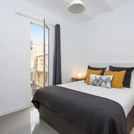 Cozy And Quiet In Trendy Sants *